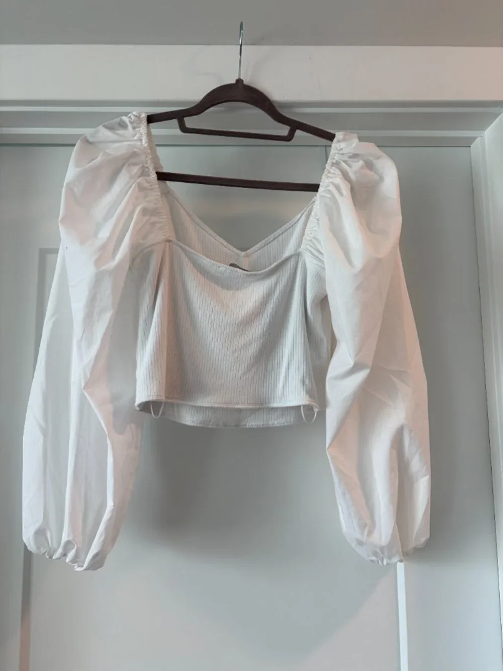 Long-Sleeve Mixed Fabric Puff Sleeve White Top